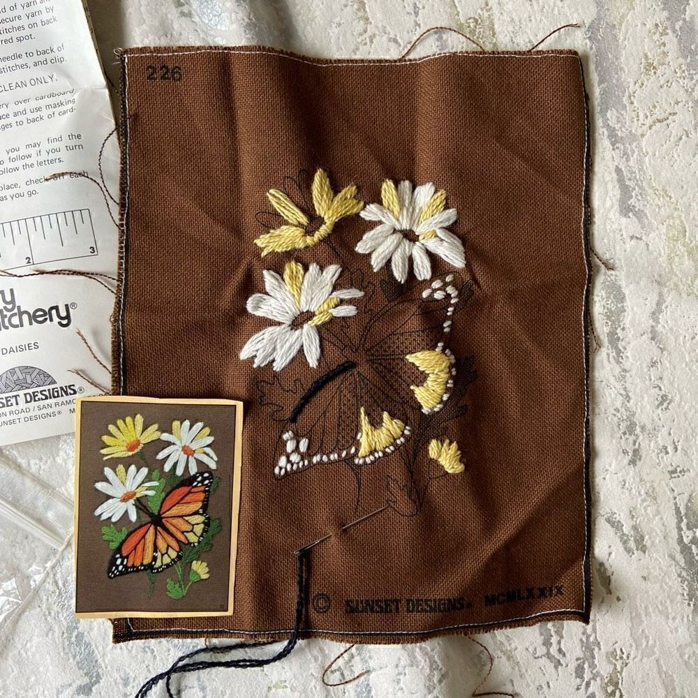 Jiffy Stitchery 1979 butterfly and daisy crewel embroidery cross stitch